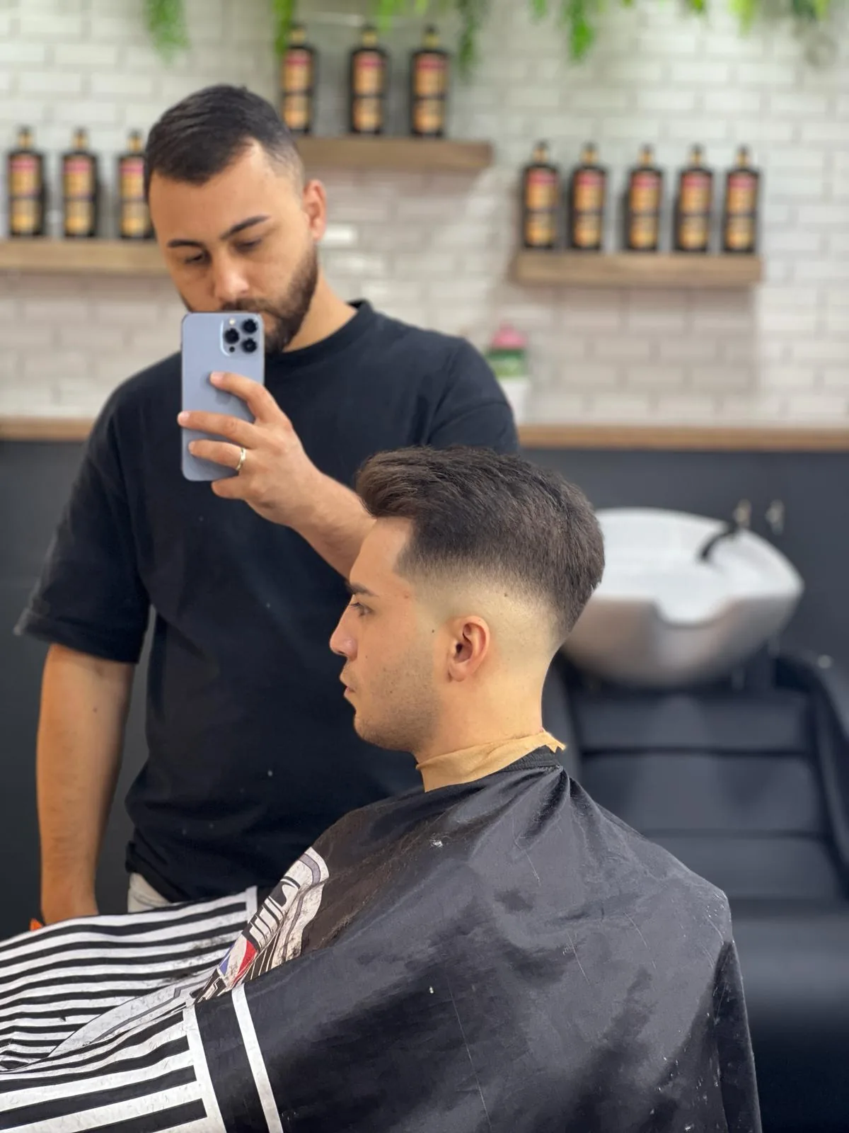 Erkek saç tasarımı detaylı tıraş aşaması