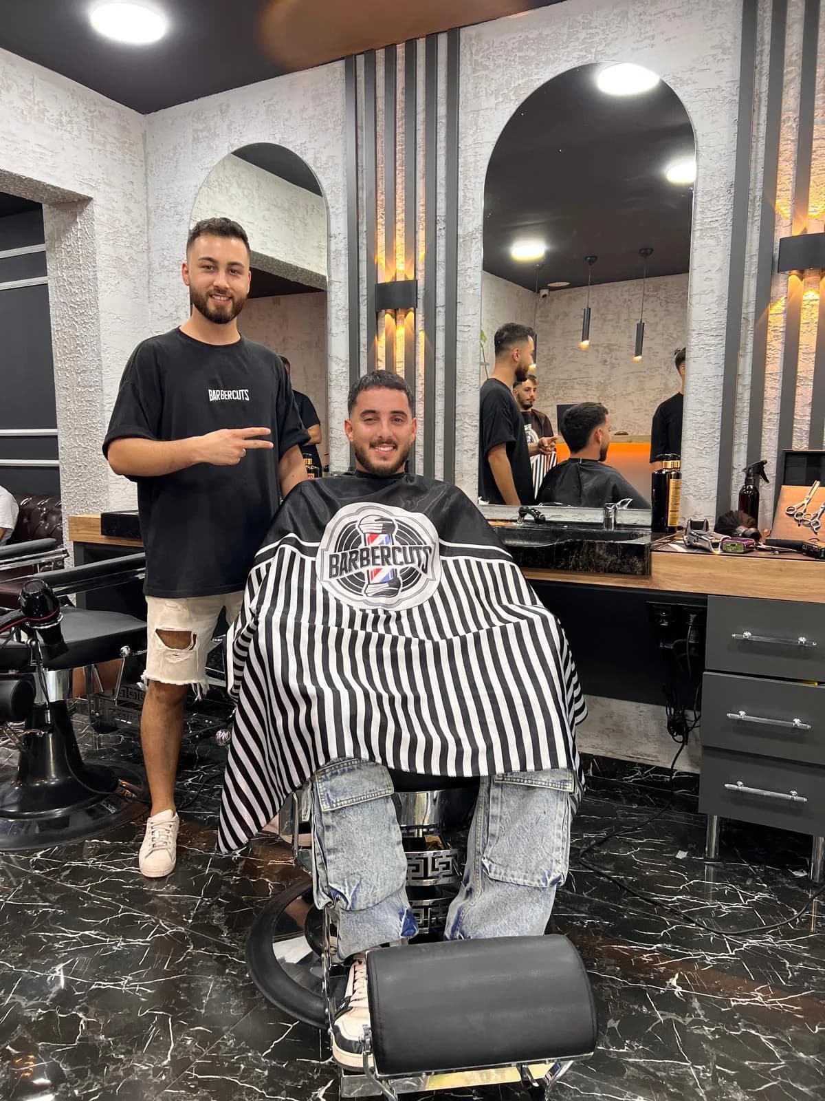 Barbercuts Antalya'da profesyonel sakal tıraşı ve bakımı