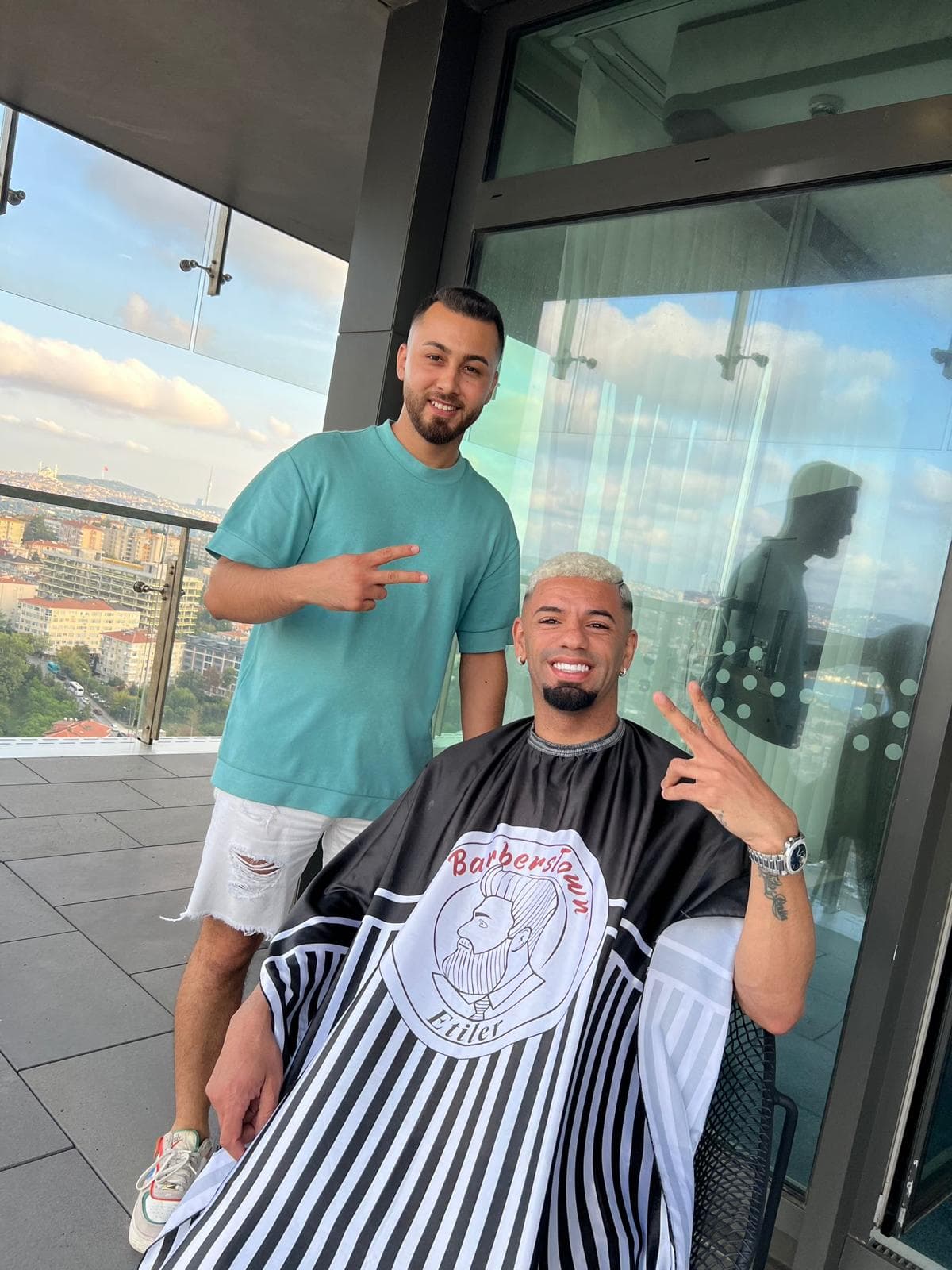 Antalya Barbercuts'ta profesyonel cilt solması (skin fade) saç kesimi