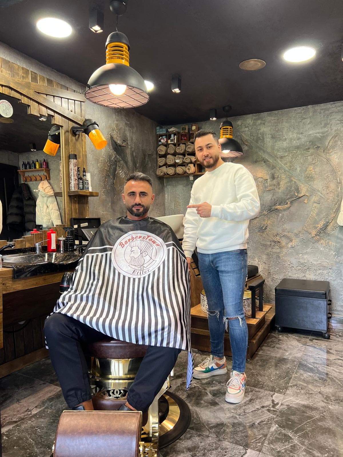 Premium erkek kuaförü deneyimi ve klasik saç kesimi